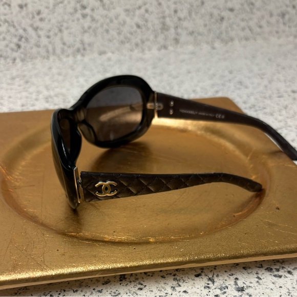 CHANEL 5116-Q c501/86 Black with Brown Quilt Arms sunglasses - Picture 8 of 16